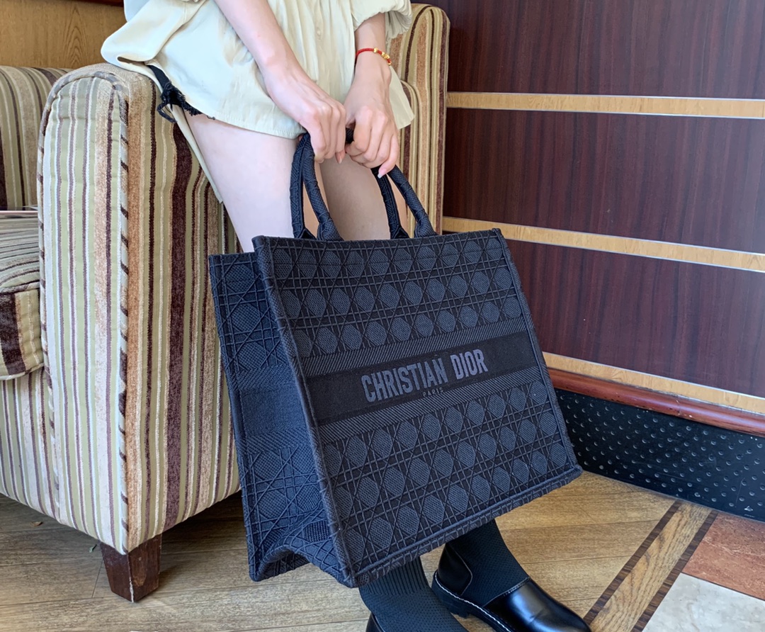book tote