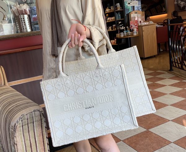 book tote