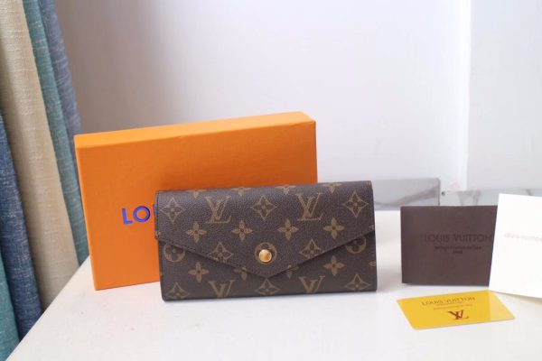 SARAH WALLET M60531