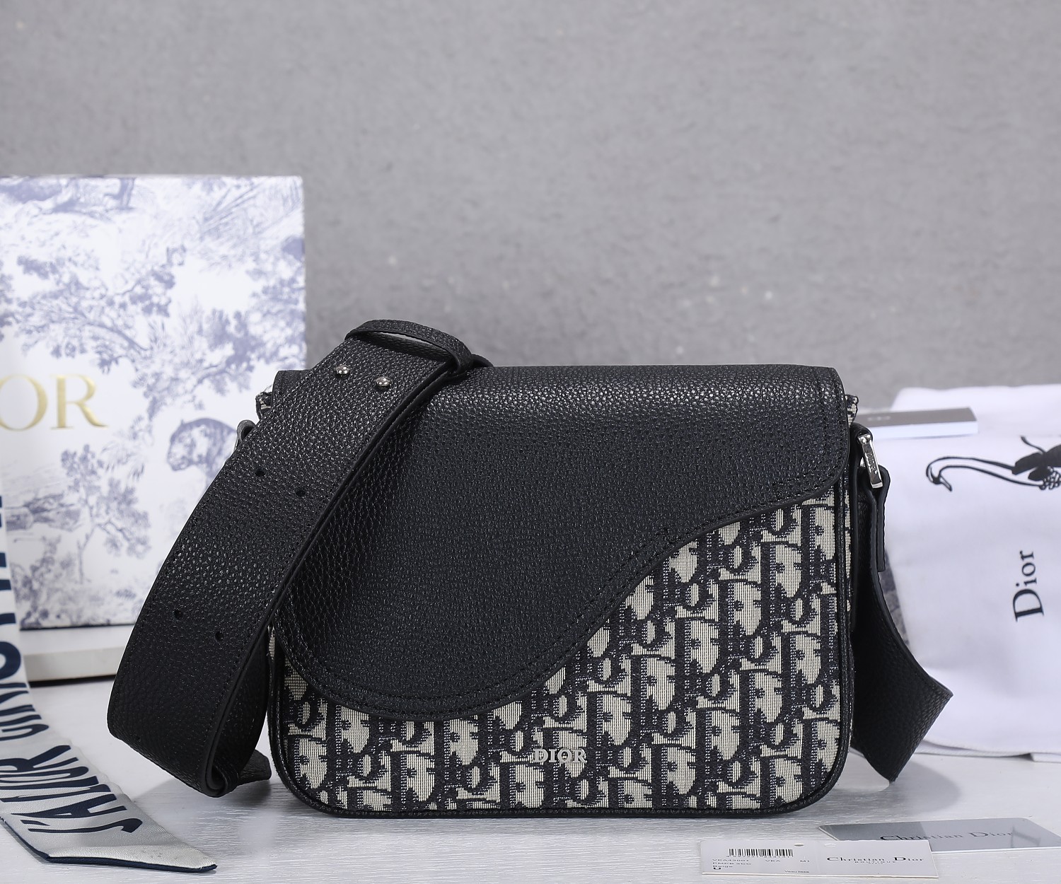 Saddle Messenger Bag