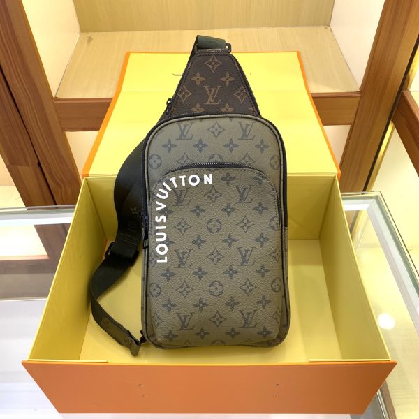 AAA-Avenue Slingbag NM M23784