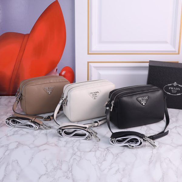 Leather shoulder bag 1BD082
