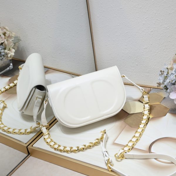 CD SIGNATURE OVAL CAMERA BAG-white