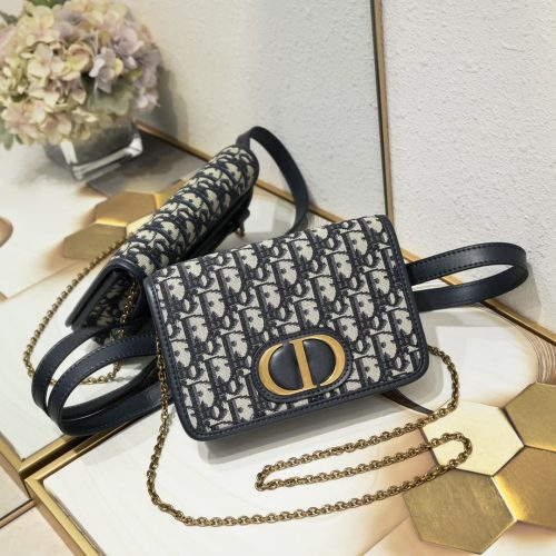30 Montaigne Pouch