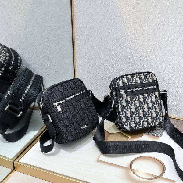 Small Safari Messenger Bag Black/Beige