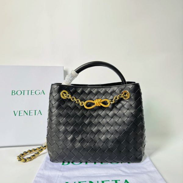 BV Small Andiamo with Chain black