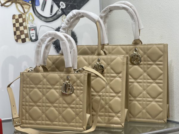 Large/Medium/Small Book Tote Beige