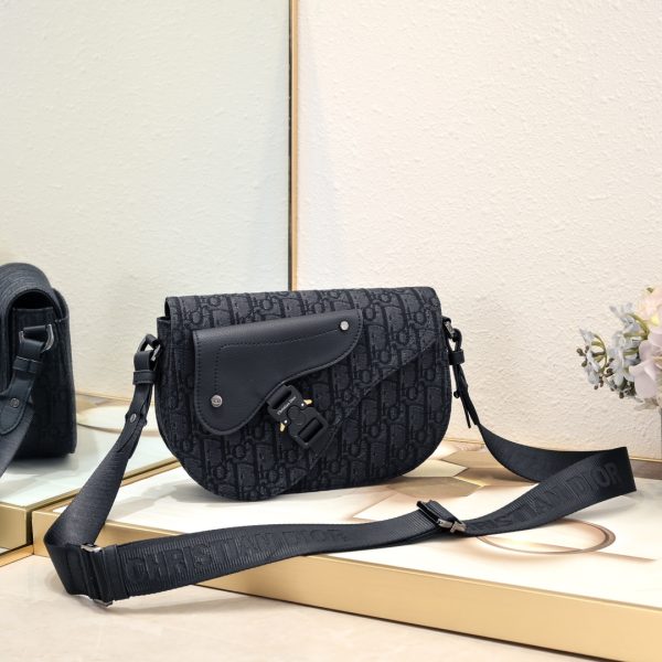 Mini Saddle Messenger Bag with Flap black