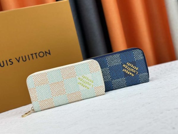 Zippy Vertical Wallet