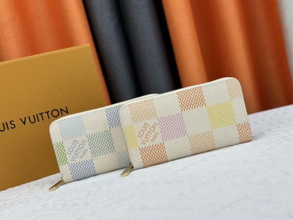 Damierlicious Damier canvas Zippy Wallet