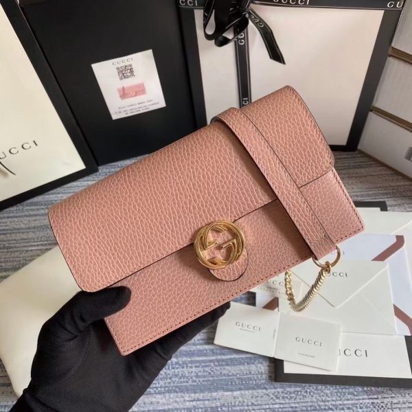 Interlocking G Chain Wallet Bag pink