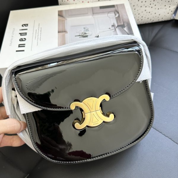 Besace Triomphe In Patent Calfskin