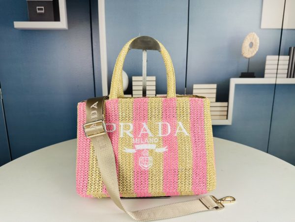 Small crochet tote bag pink