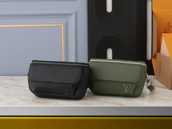 Pilot Wearable Wallet