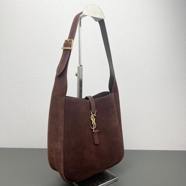 LE 5 À 7 Supple Large Samll in Suede coffee