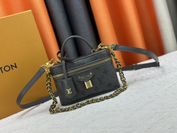 Vanity Chain Pouch- Black