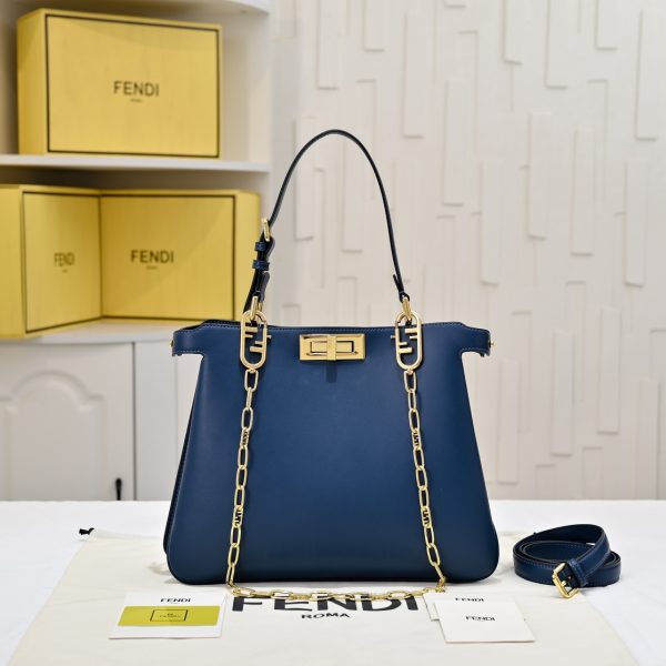 Peekaboo Soft Medium with Chain dblue
