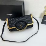 87 Quilted Shoulder Bag (1)