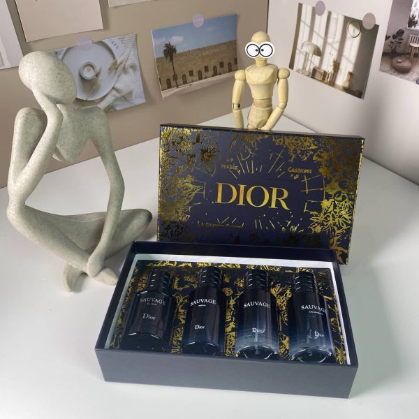 Dior Sauvage Gift Box 30ml4 (1)