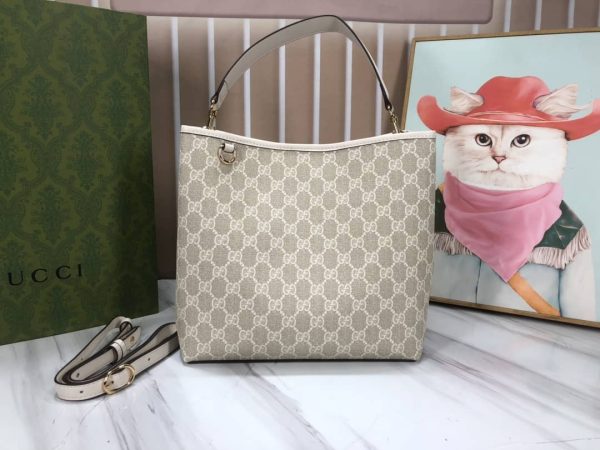 GG Emblem medium bucket bag (17)
