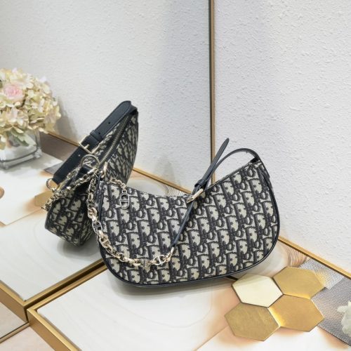 CD Lounge Bag (19)