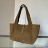 Le 5 À 7 Bea In Suede (1)