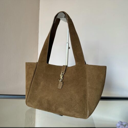 Le 5 À 7 Bea In Suede (1)