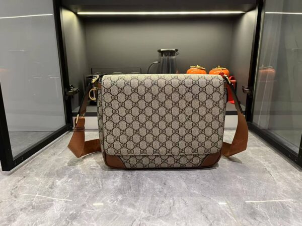 GG Emblem medium crossbody bag (1)