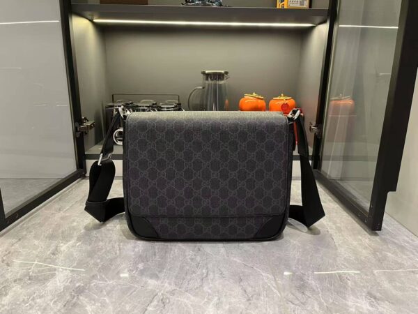 GG Emblem medium crossbody bag (10)