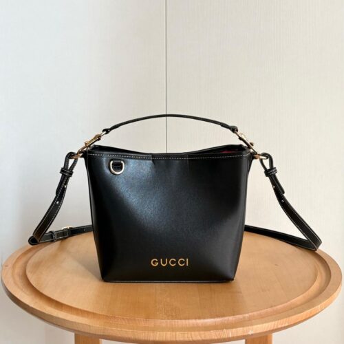 GG Emblem small bucket bag (1)
