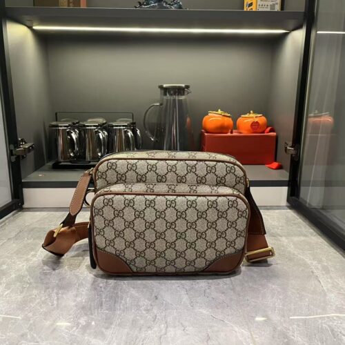 GG Emblem small crossbody bag new (1)