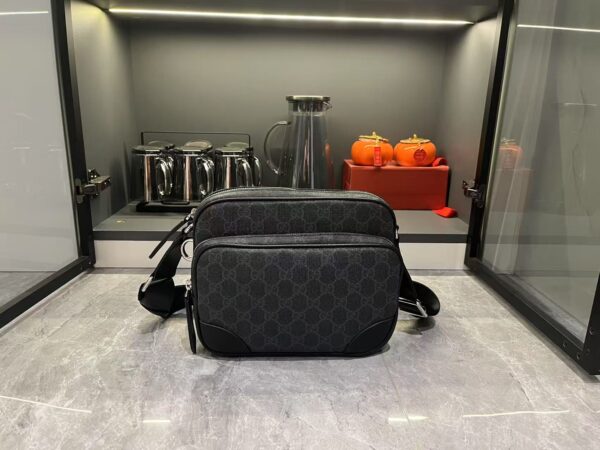 GG Emblem small crossbody bag new (10)