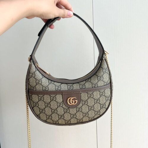 Half-moon-shaped mini bag (16)